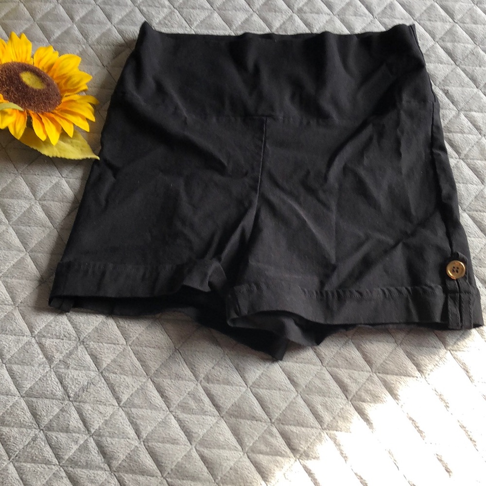 V&X Black Shorts